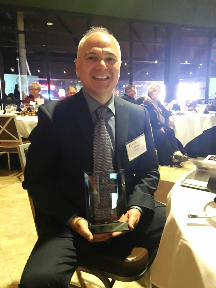 Statewide Congrats
During the Nov. 16 Missouri Business Awards in St. Louis, GigSalad co-founder and CEO Mark Steiner celebrates the firm’s Fast Track Award.