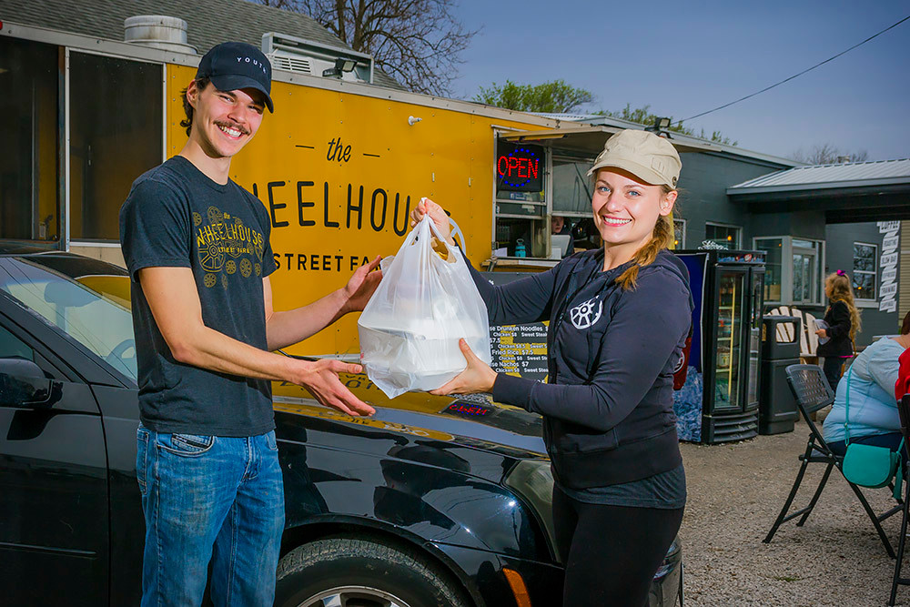 Diners dabble in delivery