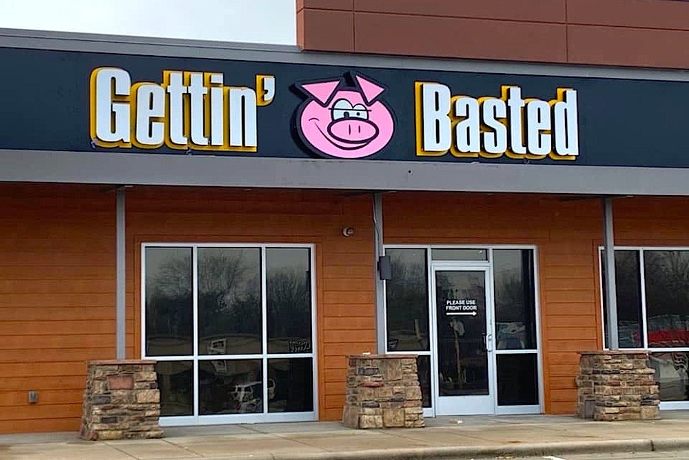 A Gettin’ Basted barbecue eatery in Nixa is set to open next month.