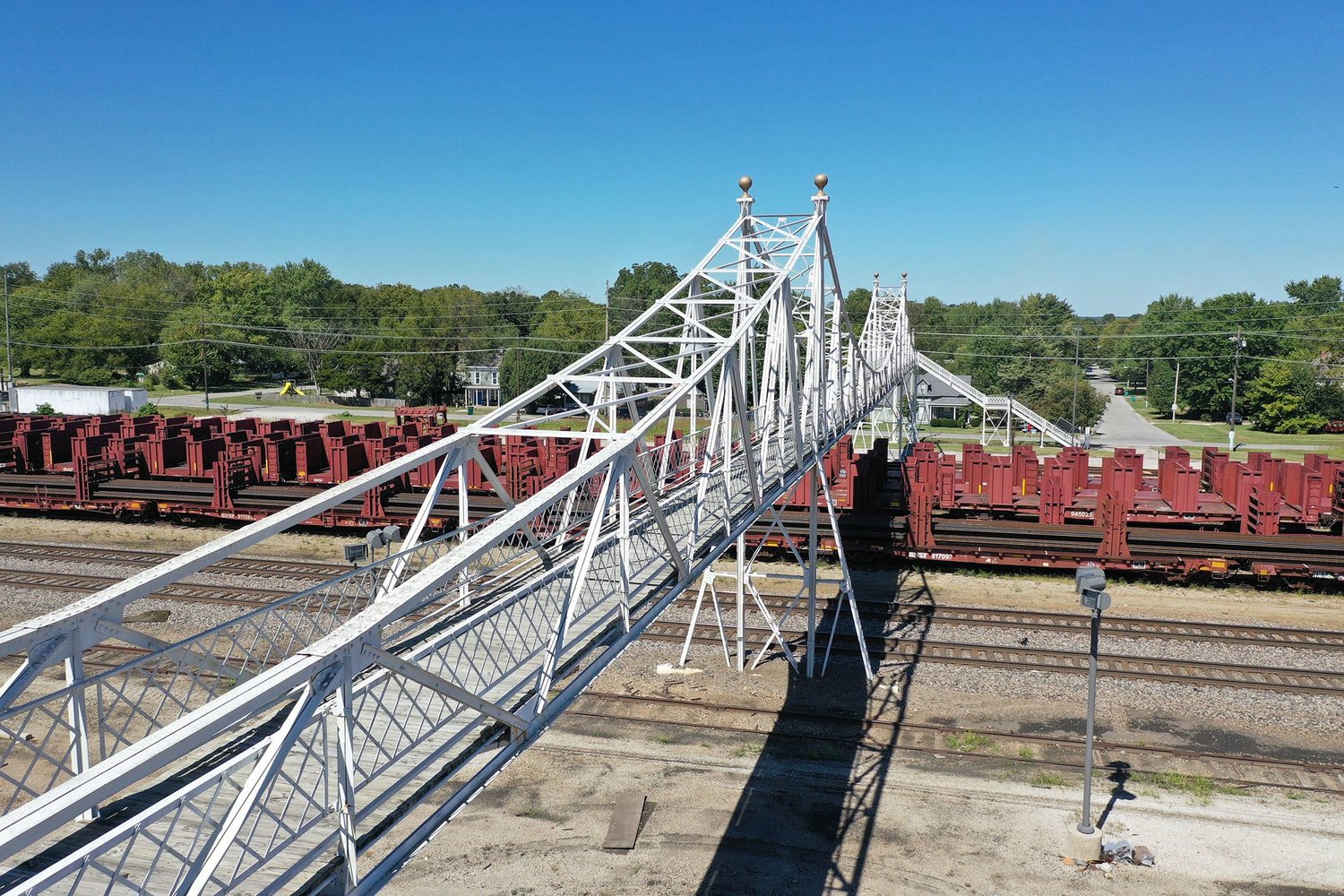 The project calls on the complete rehabilitation of the 562-foot-long steel bridge.