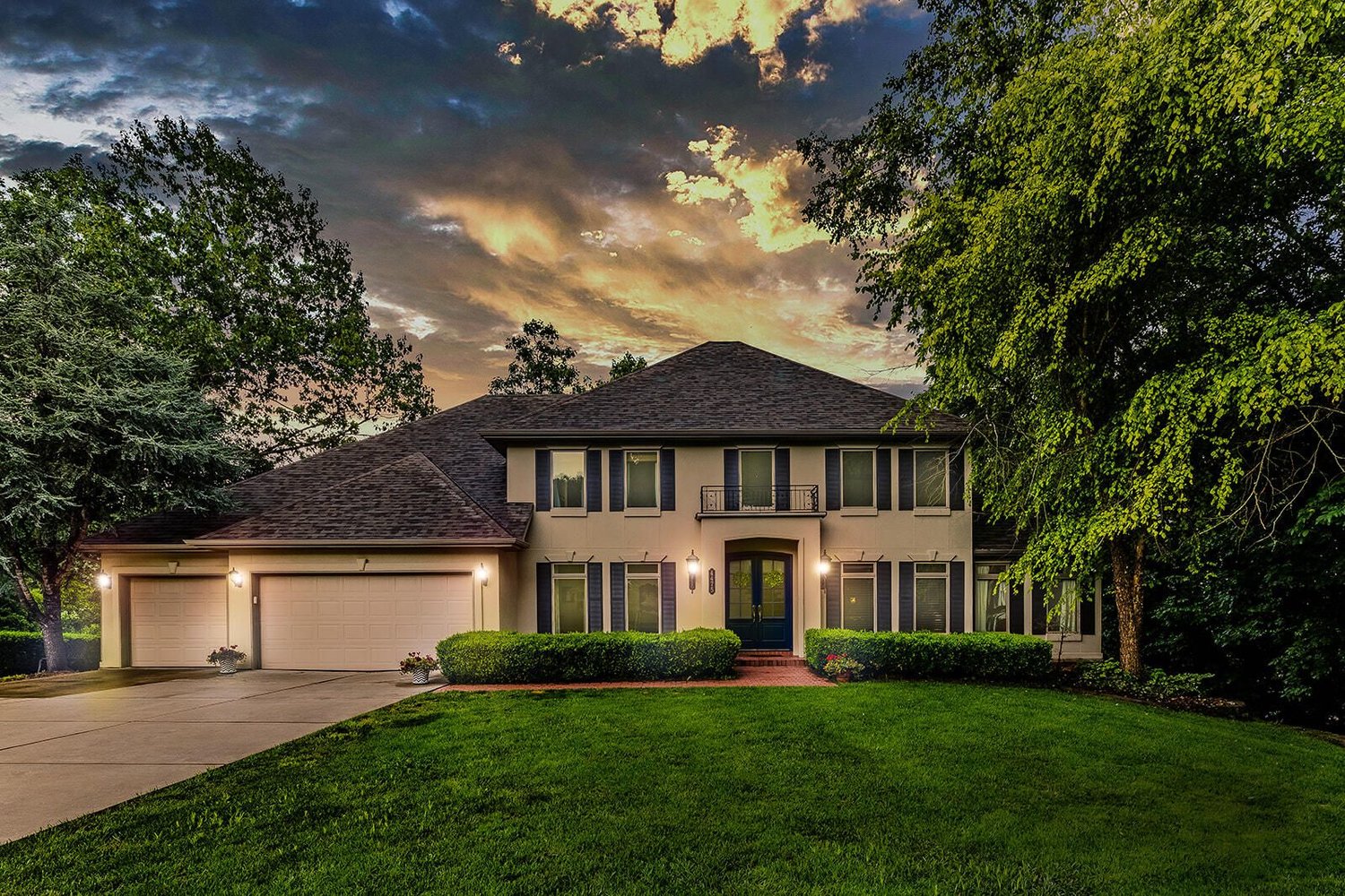 4475 E. Cross Timbers St.
$750,000
Bedrooms: 6
Bathrooms: 7
Listing firm: Cantrell Real Estate