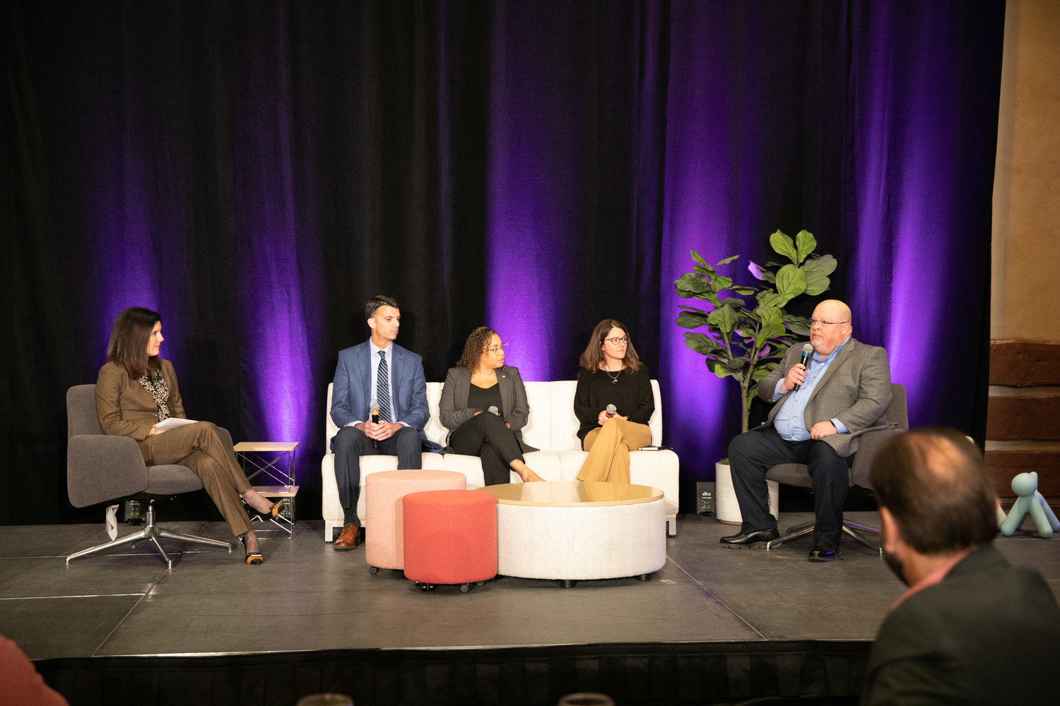 John Deere Reman’s Jena Holtberg-Benge, left, leads a panel discussion with Chris Stange of Digital Monitoring Products, Maria Matamoro of The French’s Food Co., Krisi Schell of SRC and Tim Massey of Penmac.