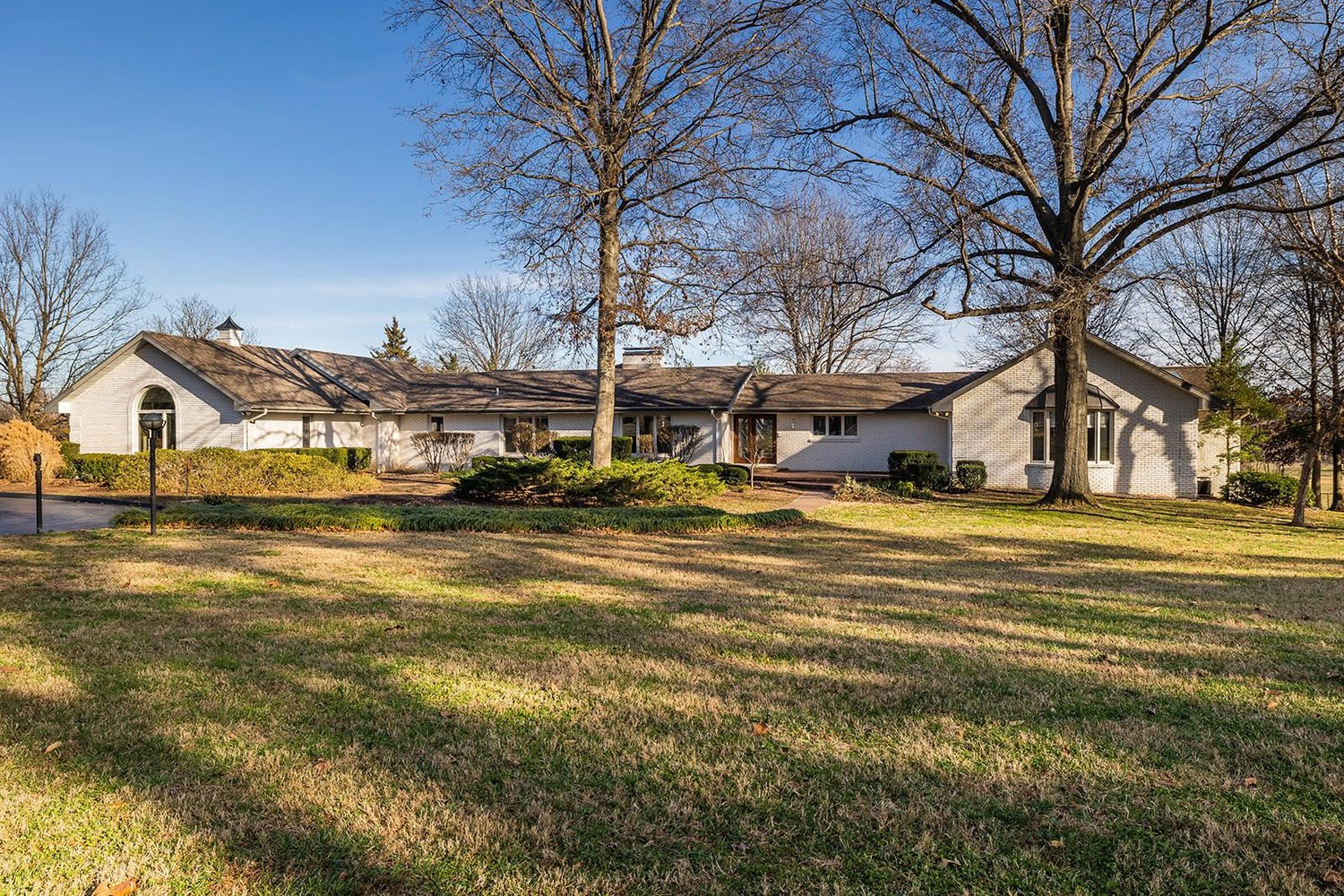3332 S. Farm Road 187
$1.3 million
Bedrooms: 4
Bathrooms: 4
Listing firm: Cantrell Real Estate